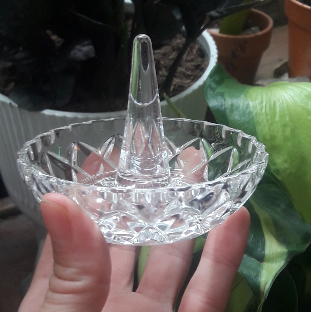 Vintage Crystal Diamond Faceted Ring Holder Luxury Chic Jewelry Storage